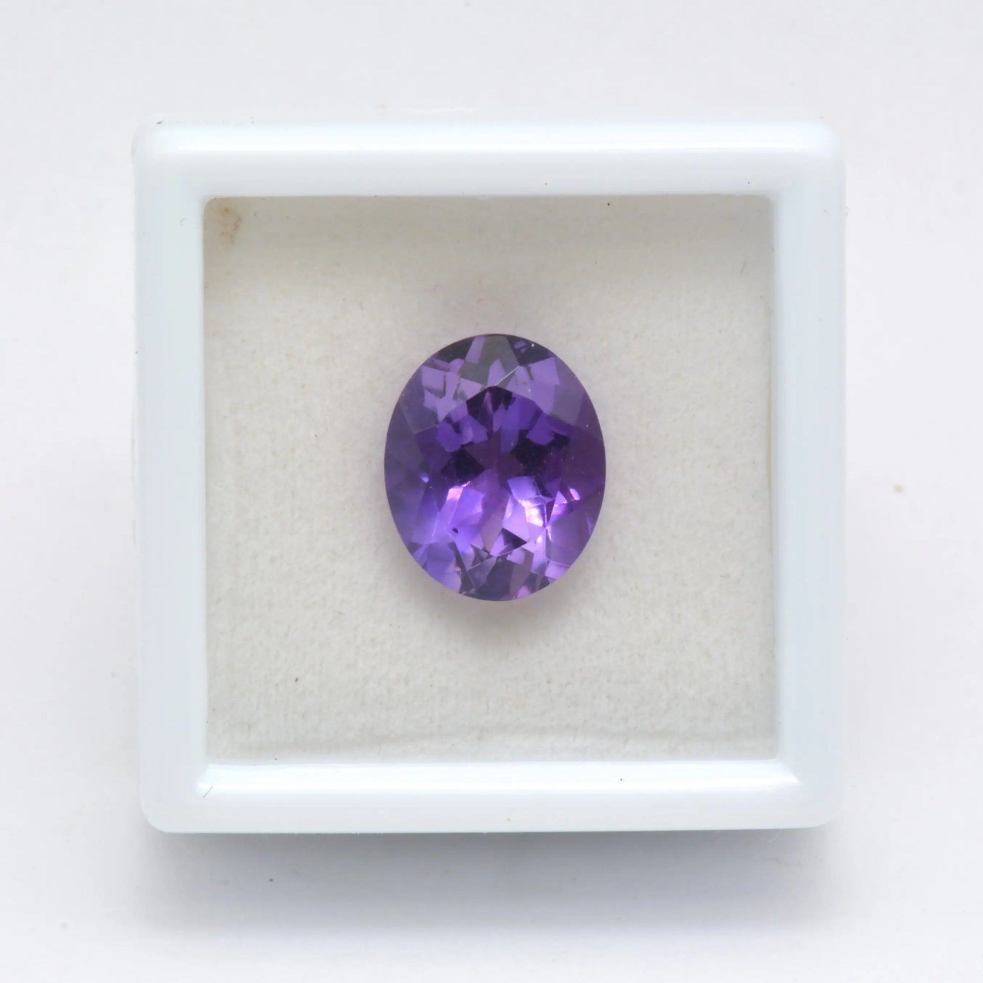 Pierre taillée Améthyste Ovale 4,04ct 