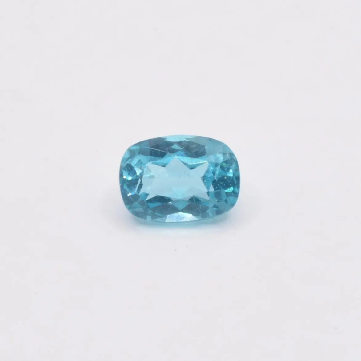 Pierre taillée Apatite 1,18ct