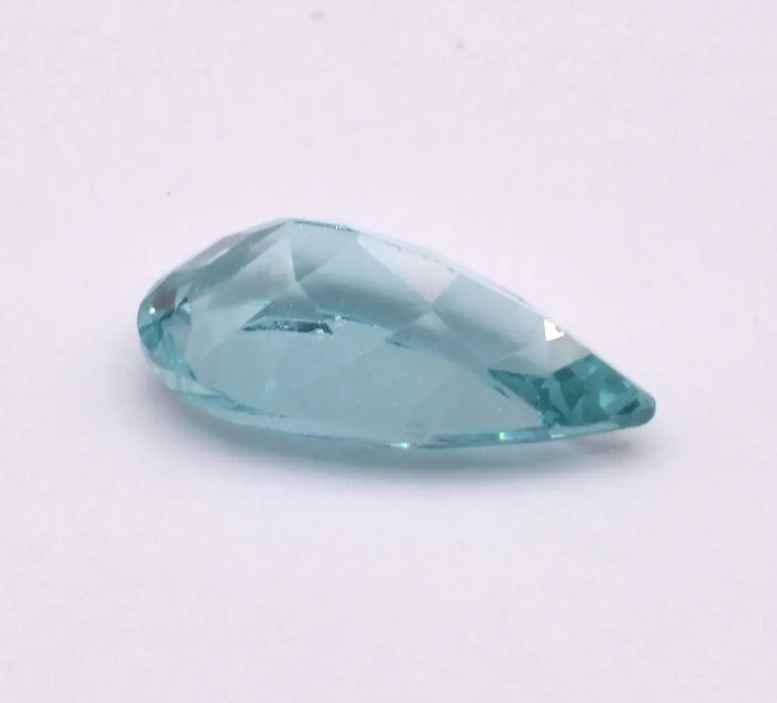 Pierre taillée Apatite 3,38ct