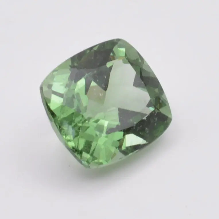 Pierre taillée Apatite 4,40ct