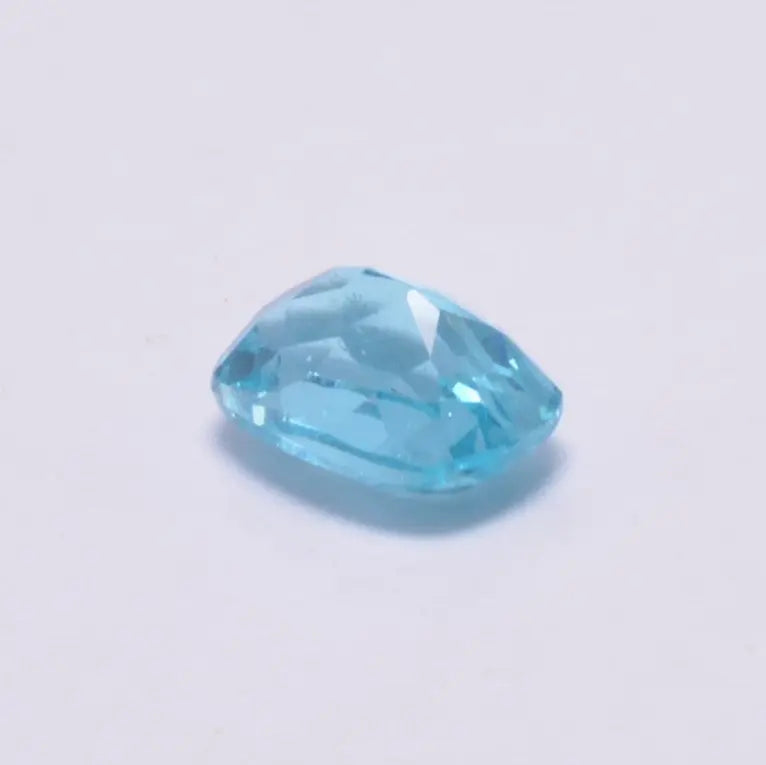 Pierre taillée Apatite 1,18ct