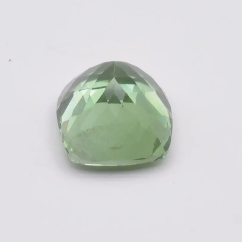 Pierre taillée Apatite 4,40ct
