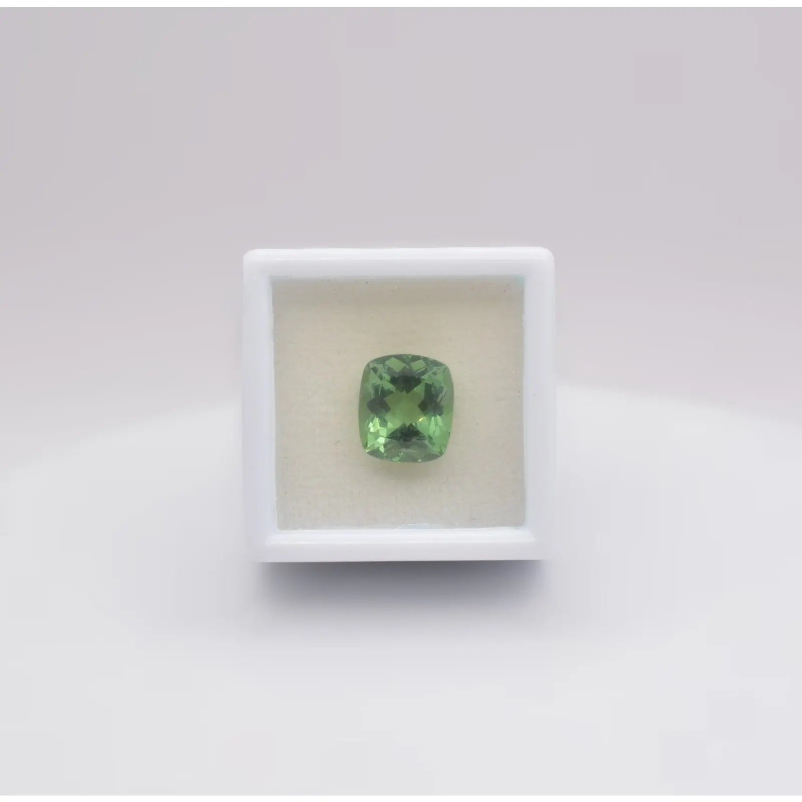 Pierre taillée Apatite 4,40ct