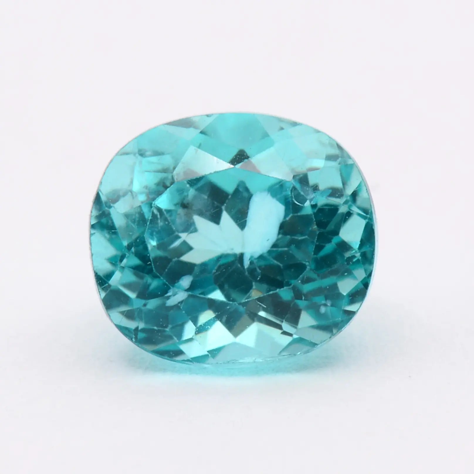 Pierre taillée Apatite Bleue Ovale 1,75 ct 