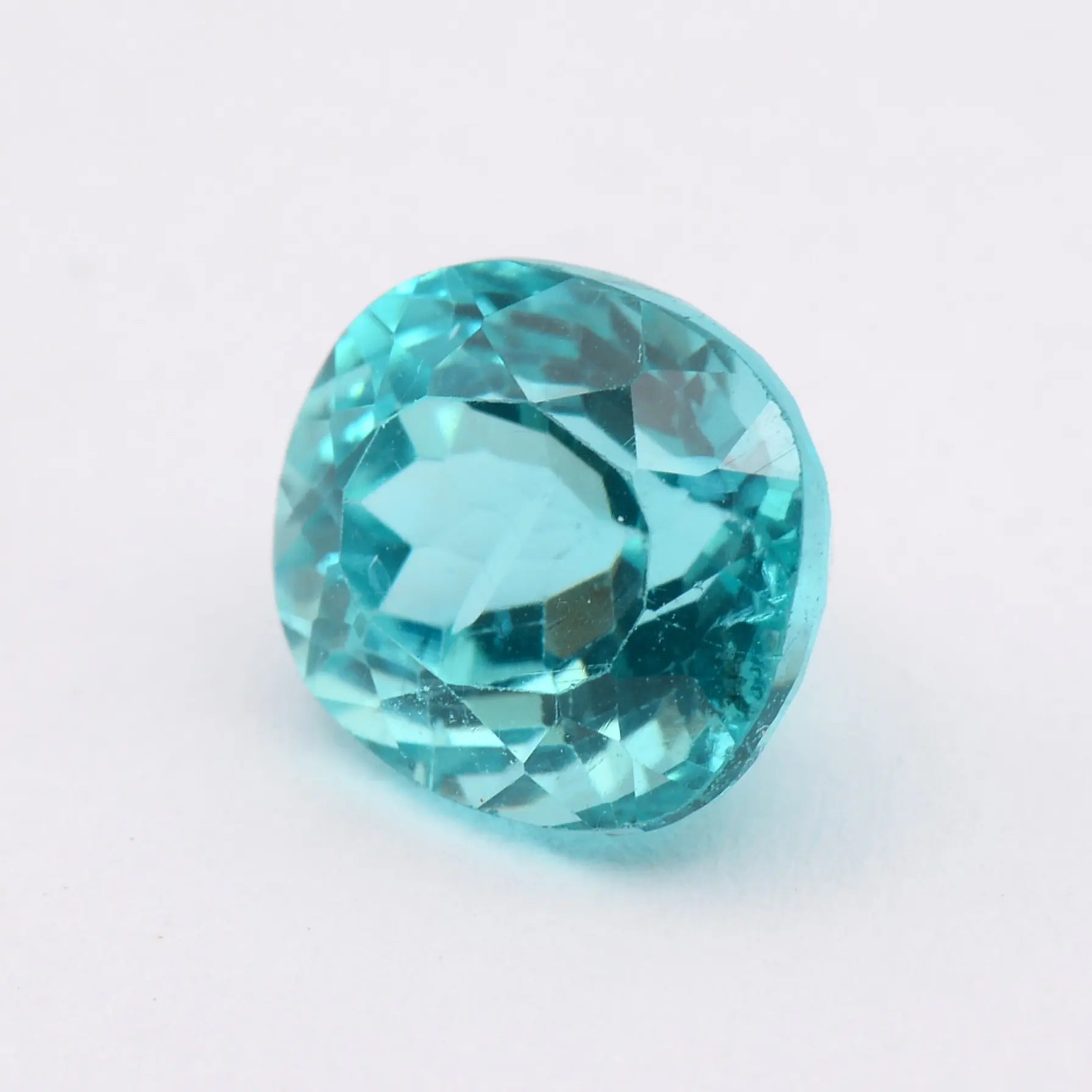 Pierre taillée Apatite Bleue Ovale 1,75 ct 
