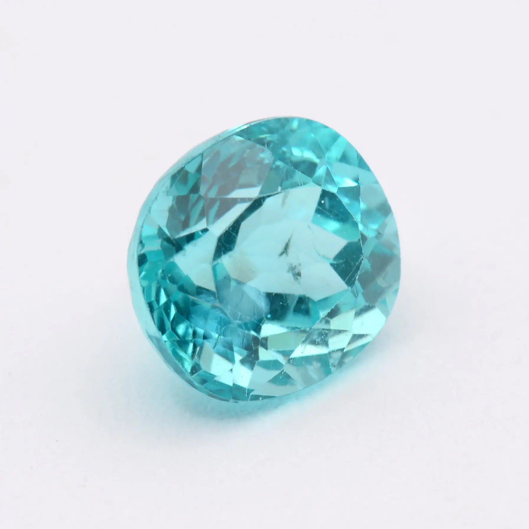 Pierre taillée Apatite Bleue Ovale 1,75 ct 