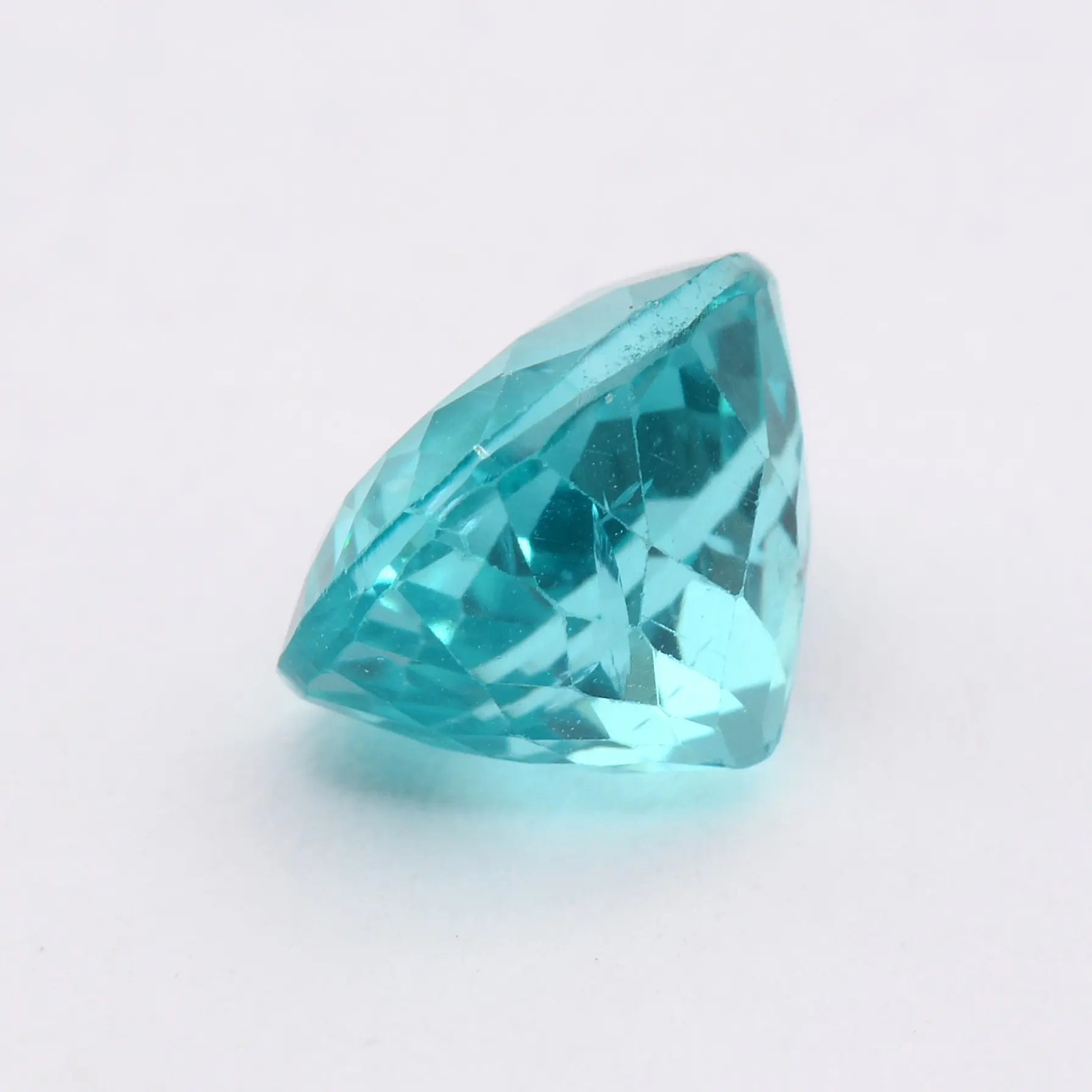 Pierre taillée Apatite Bleue Ovale 1,75 ct 
