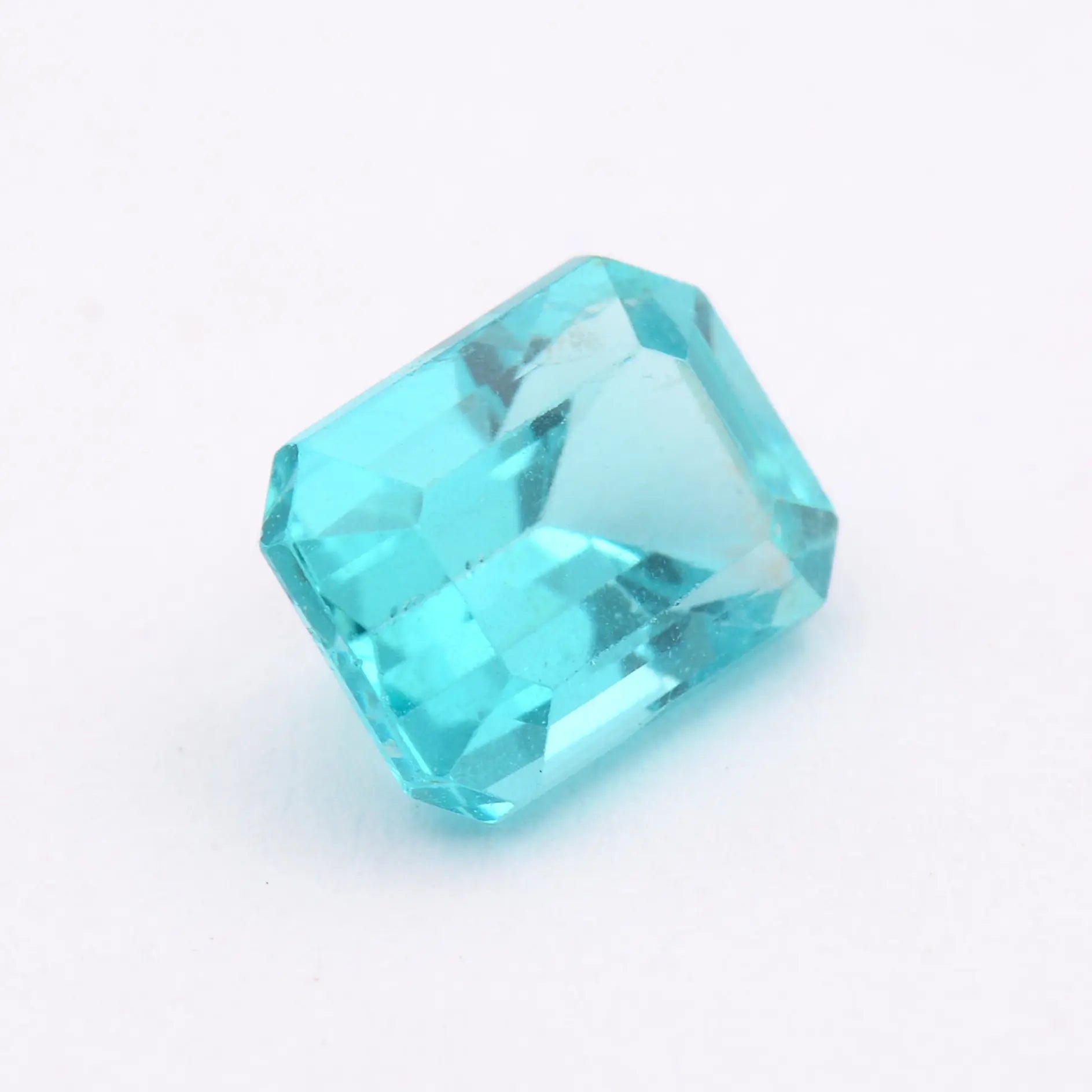 Pierre taillée Apatite Bleue Rectangle 1,27 ct 