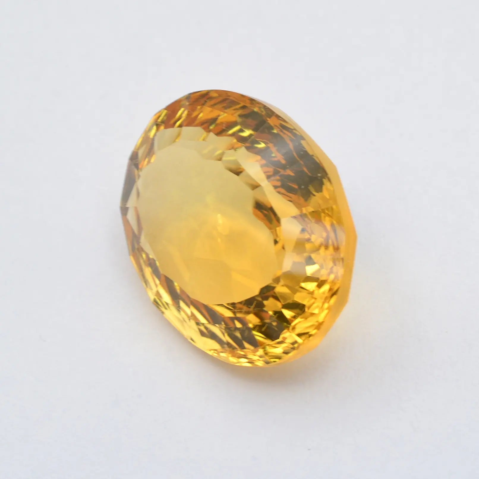 Pierre taillée Citrine Ovale 6,31 ct 