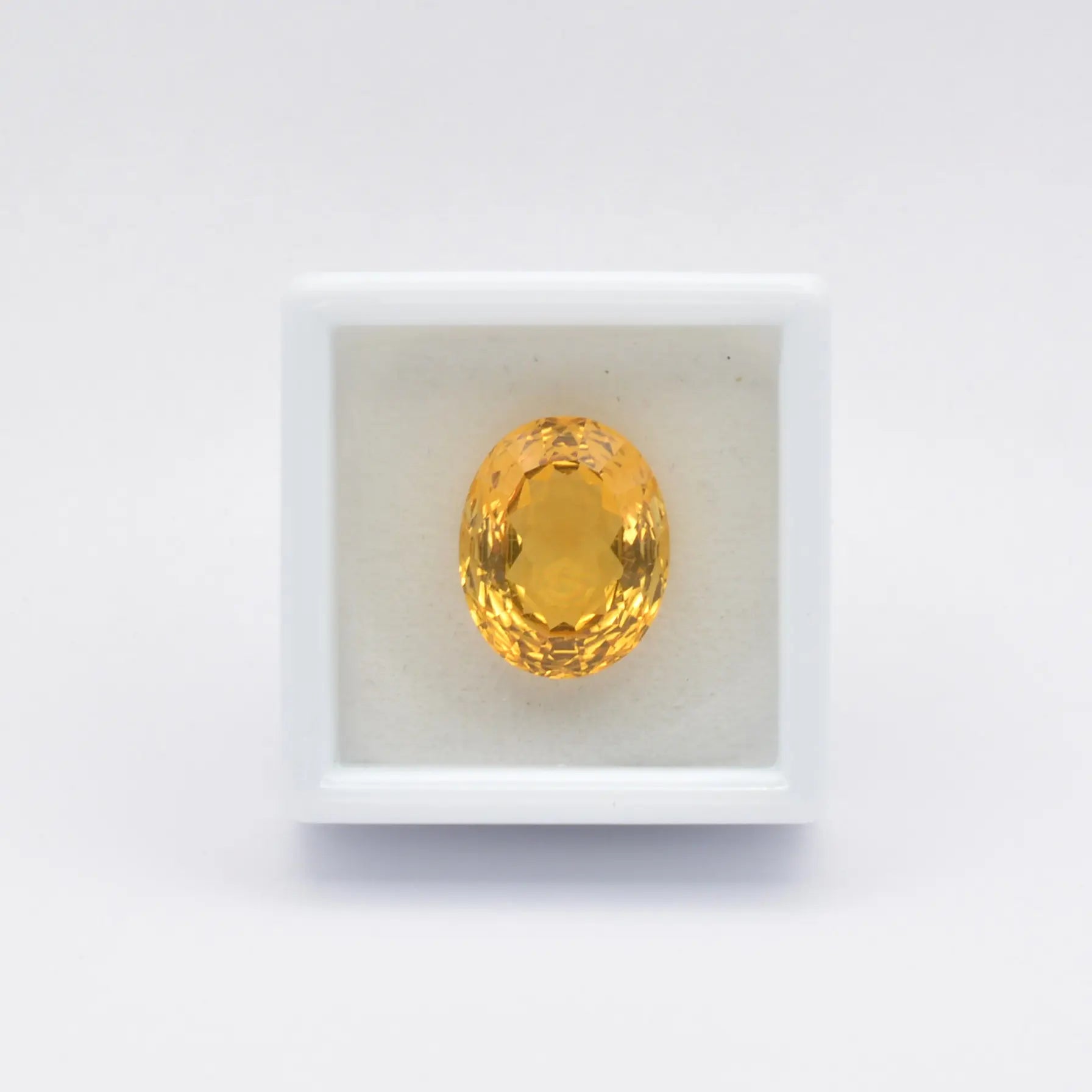Pierre taillée Citrine Ovale 6,31 ct 