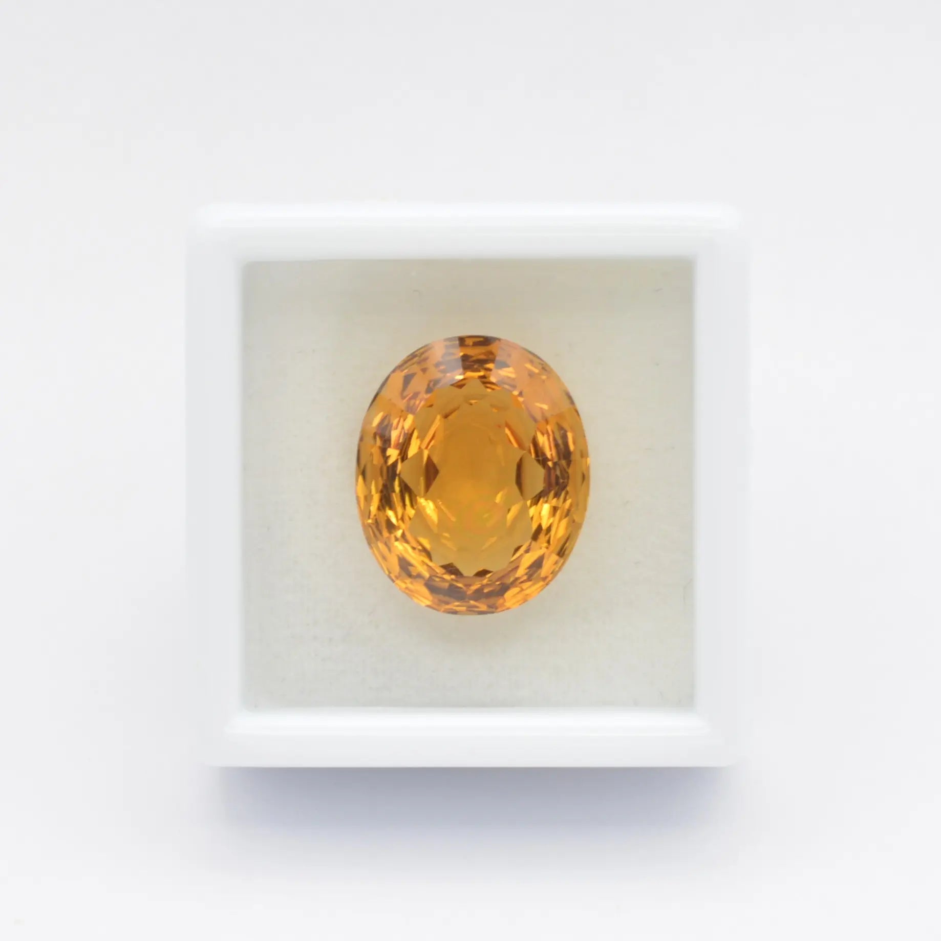 Pierre taillée Citrine Ovale 6,78 ct 