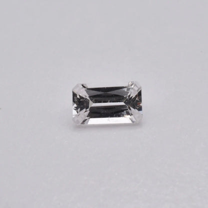 Danburite 0,78ct - pierre précieuse - gemme