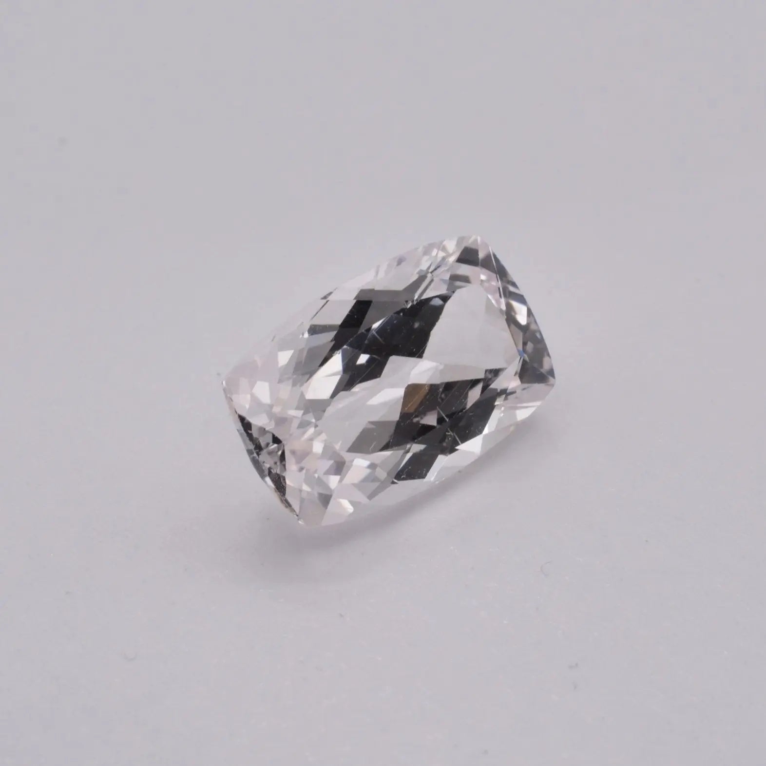 gemme taillée Danburite Coussin Rectangle 7,25ct PASSOT-GEMS