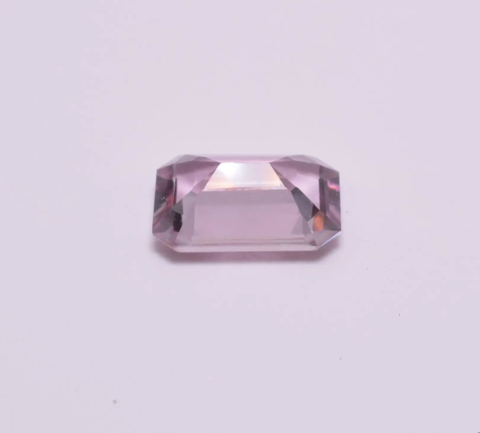 Diaspore Rose Rectangle 1,37ct - pierre précieuse - gemme