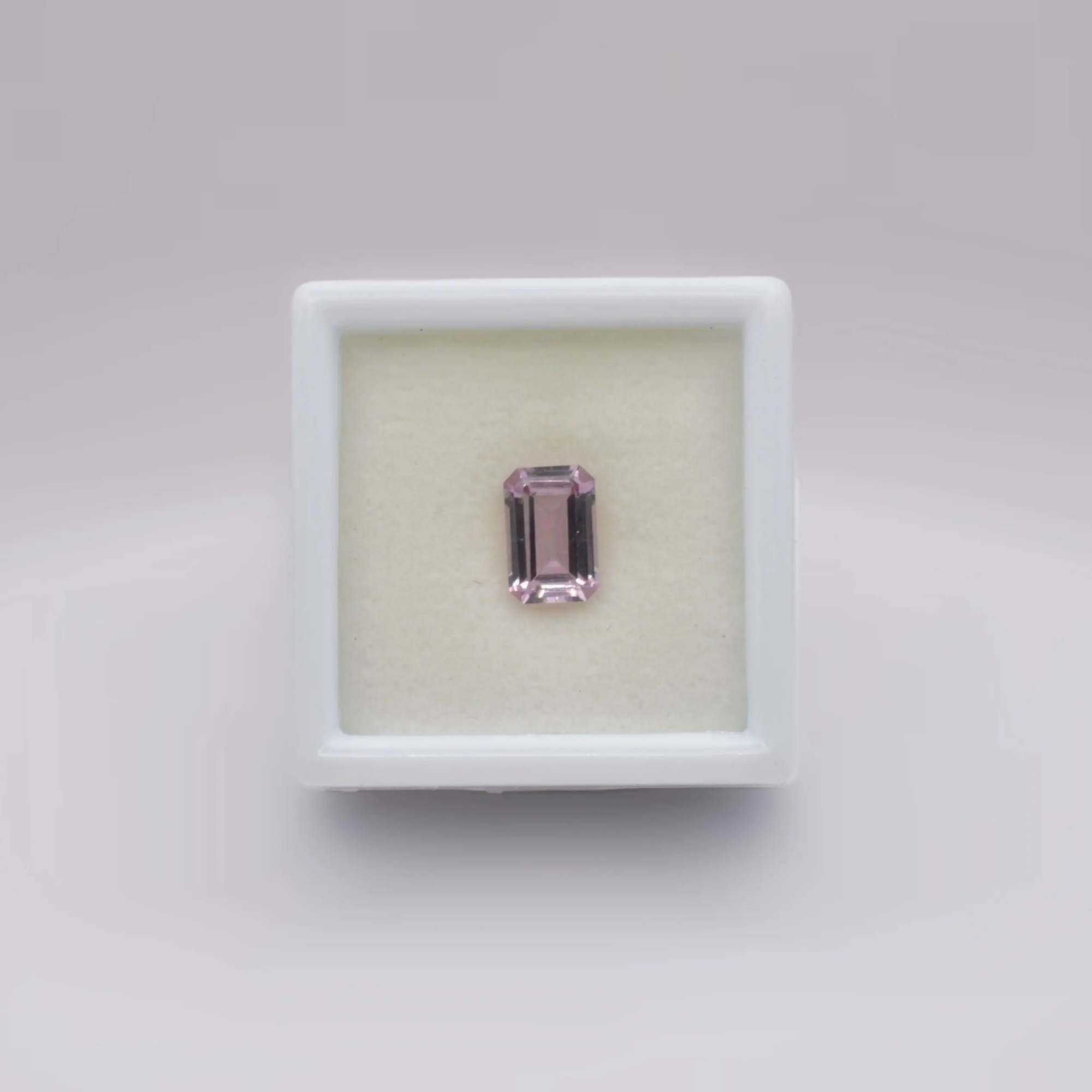 gemme taillée Diaspore Rose Rectangle 1,21ct