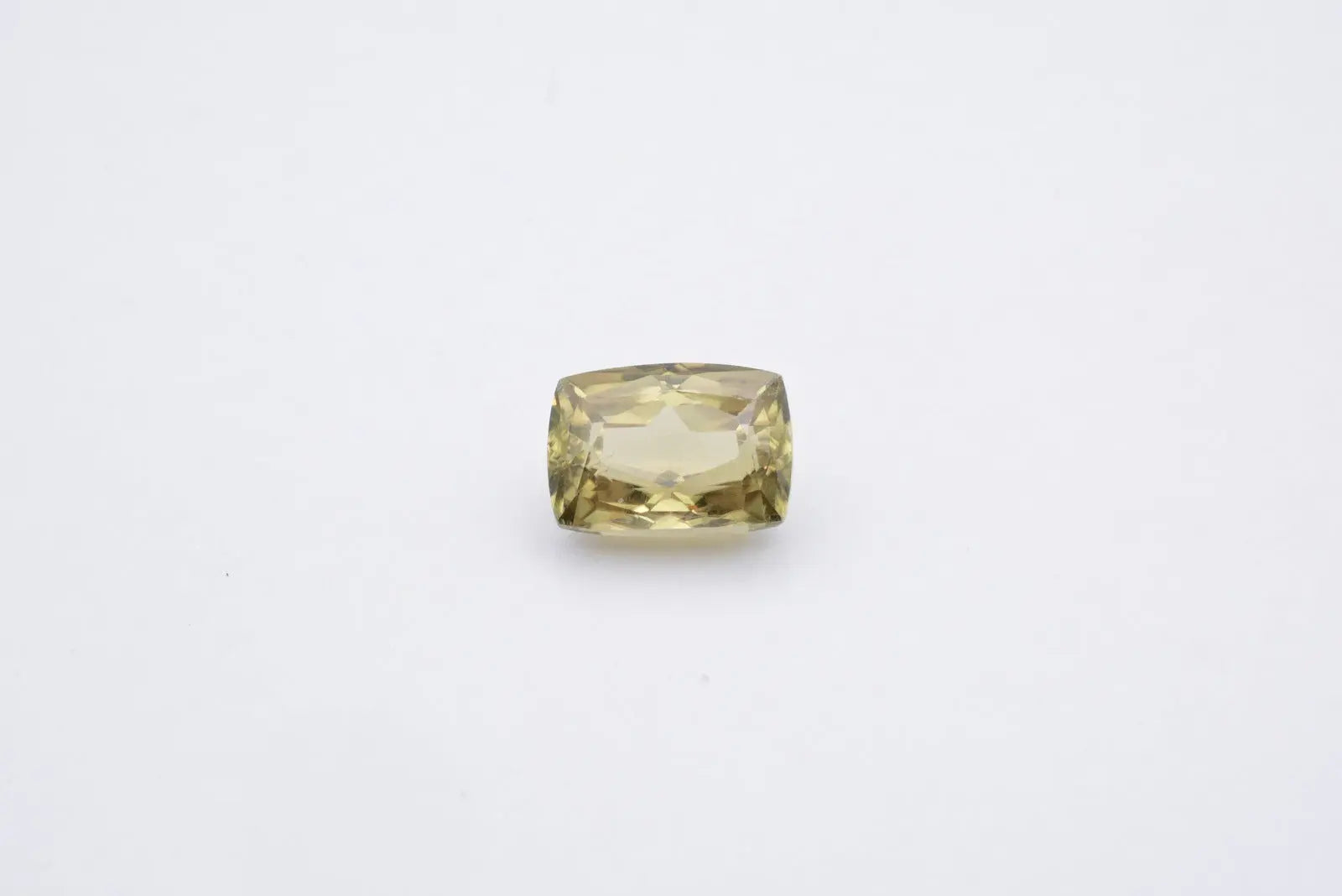 Diaspore/Zultanite Coussin Rectangle 5,63ct - pierre précieuse - gemme