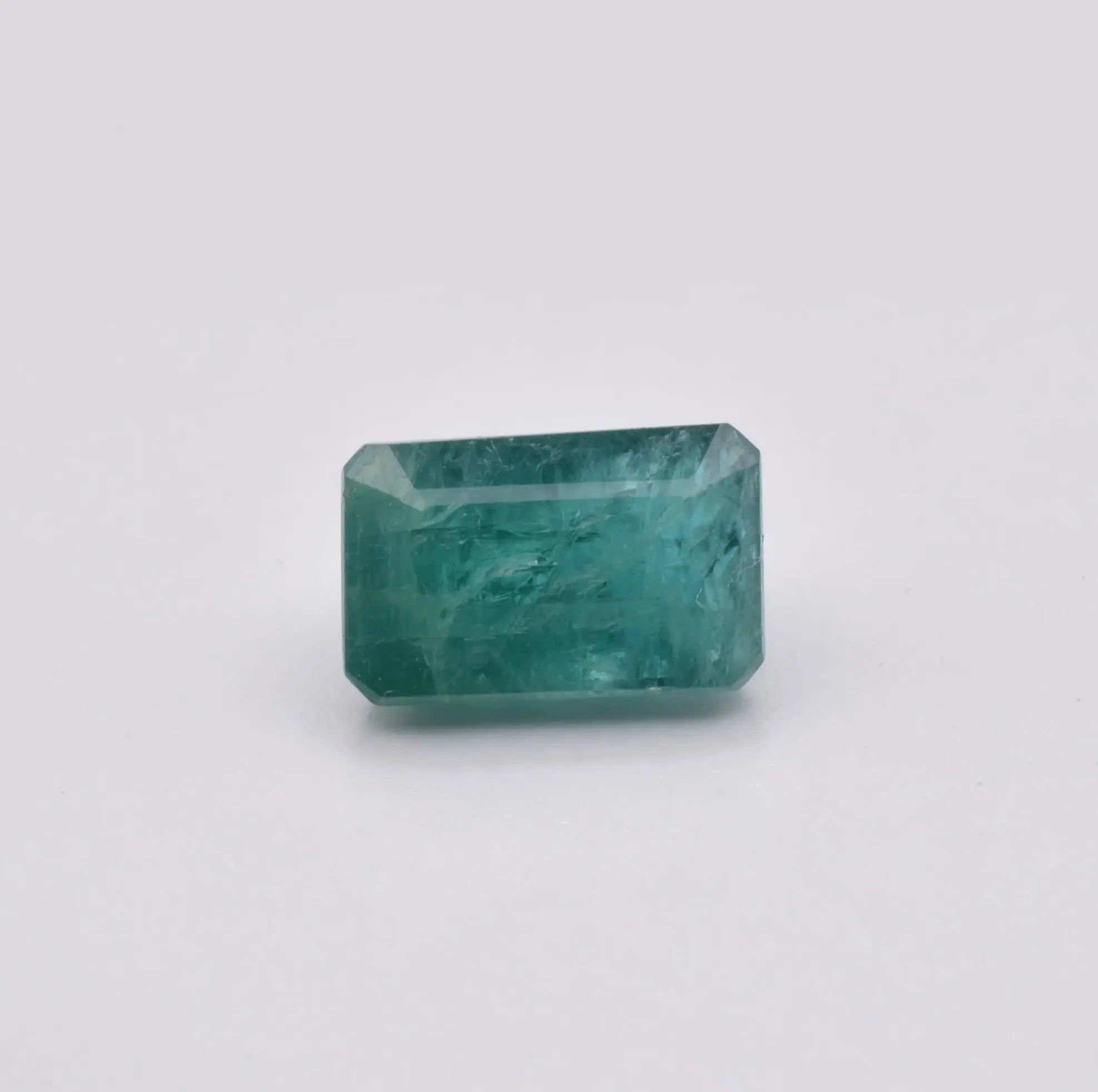 Gemme taillée Grandidierite 3,66ct