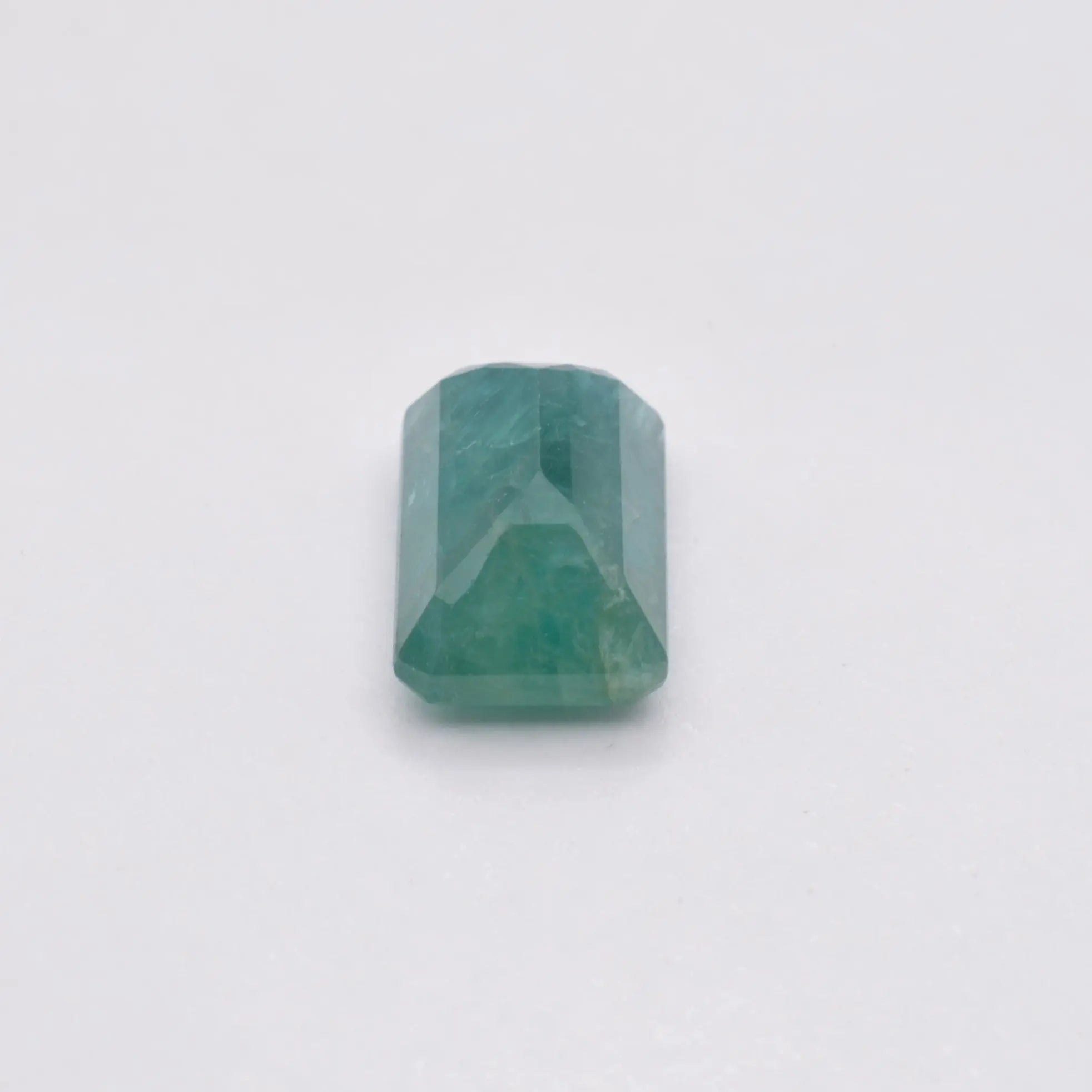 Gemme taillée Grandidierite 3,66ct
