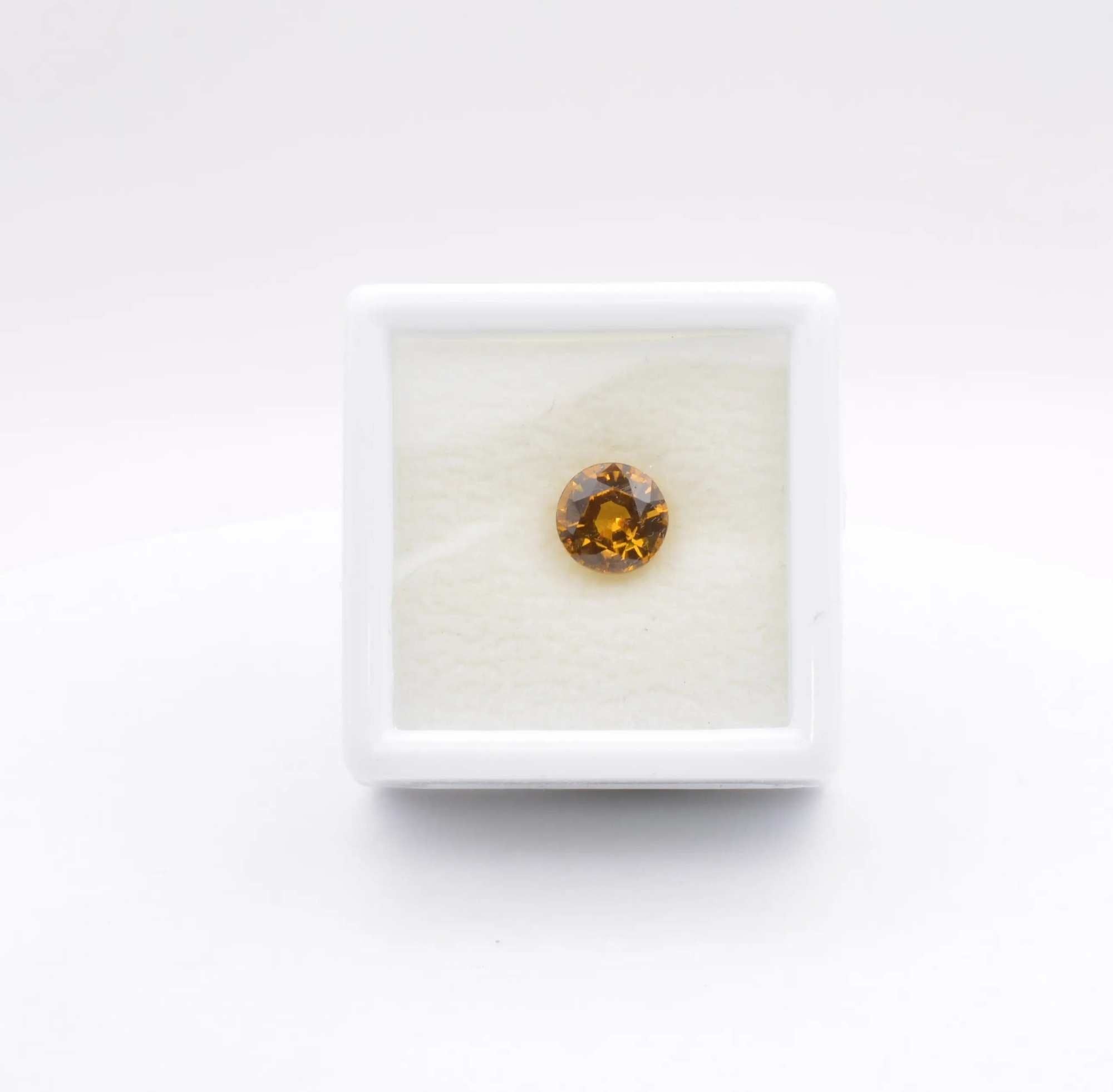 Pierre taillée Grenat du Mali Rond 1,39ct