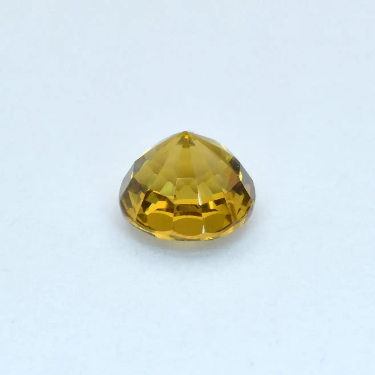 Pierre taillée Grenat du Mali Jaune Rond 0,80 ct