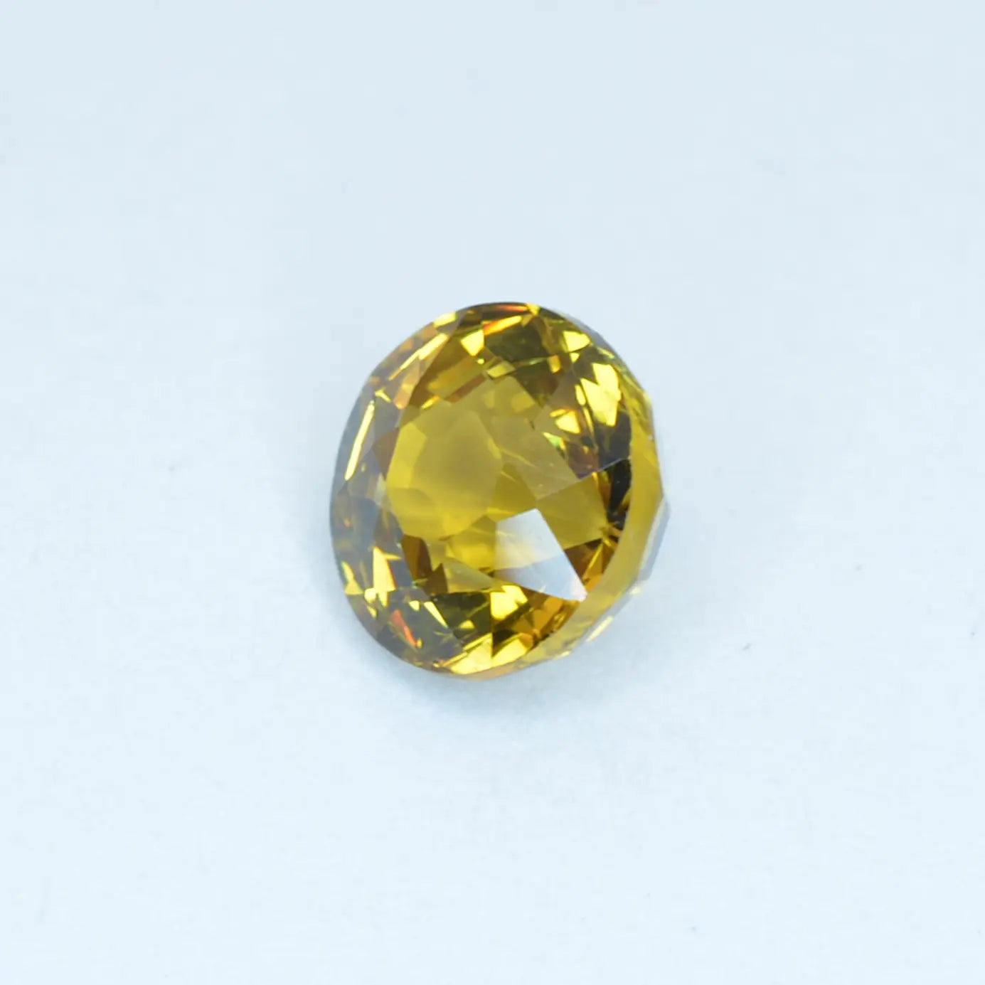 Pierre taillée Grenat du Mali Jaune Rond 0,80 ct