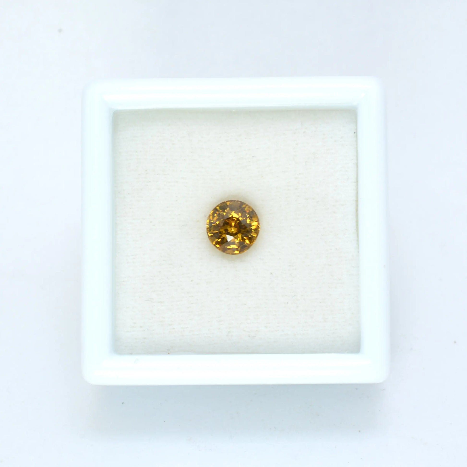 Pierre taillée Grenat du Mali Jaune Rond 0,80 ct