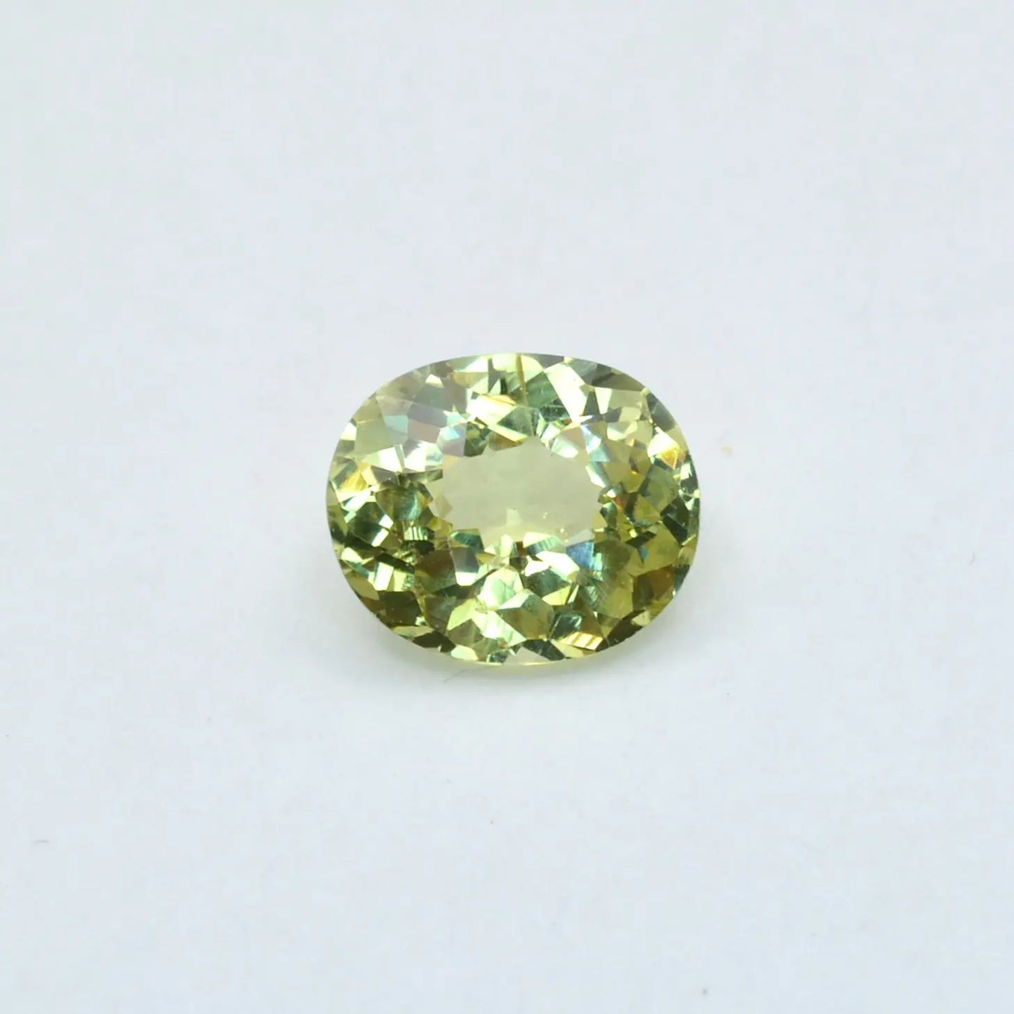 Pierre taillée Grenat du Mali Jaune Ovale 0,69ct