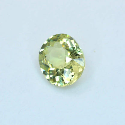 Pierre taillée Grenat du Mali Jaune Ovale 0,69ct