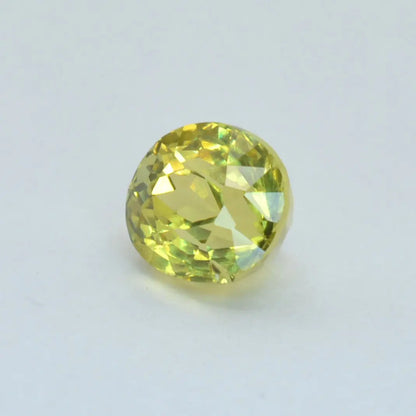 Pierre taillée Grenat du Mali Jaune Ovale 0,71 ct
