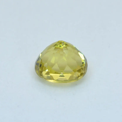 Pierre taillée Grenat du Mali Jaune Ovale 0,71 ct