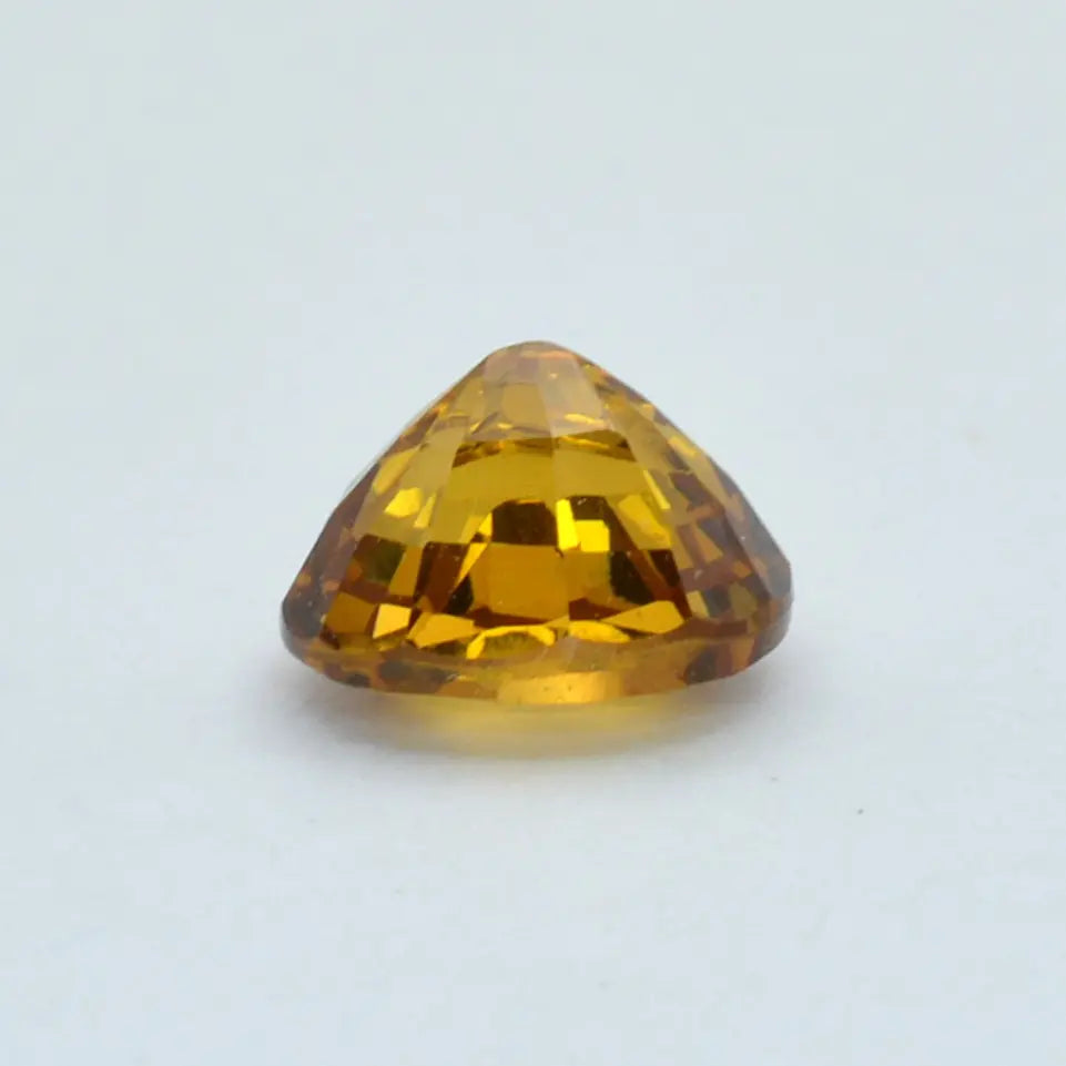 Pierre taillée Grenat du Mali Jaune Ovale 0,96 ct