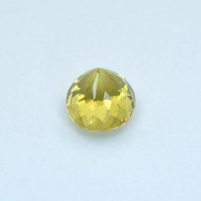 Pierre taillée Grenat du Mali Jaune Ovale 0,84 ct