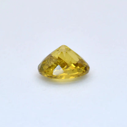 Pierre taillée Grenat du Mali Jaune Ovale 0,88 ct