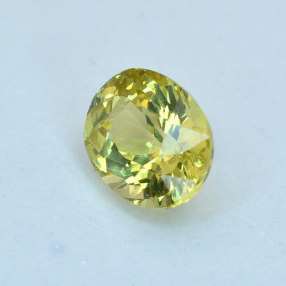 Pierre taillée Grenat du Mali Jaune Ovale 0,98 ct