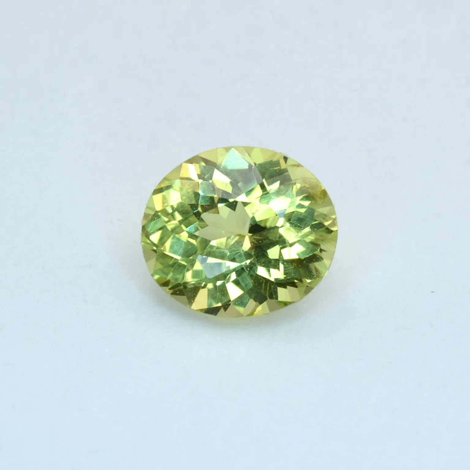Pierre taillée Grenat du Mali Jaune Ovale 1,06 ct