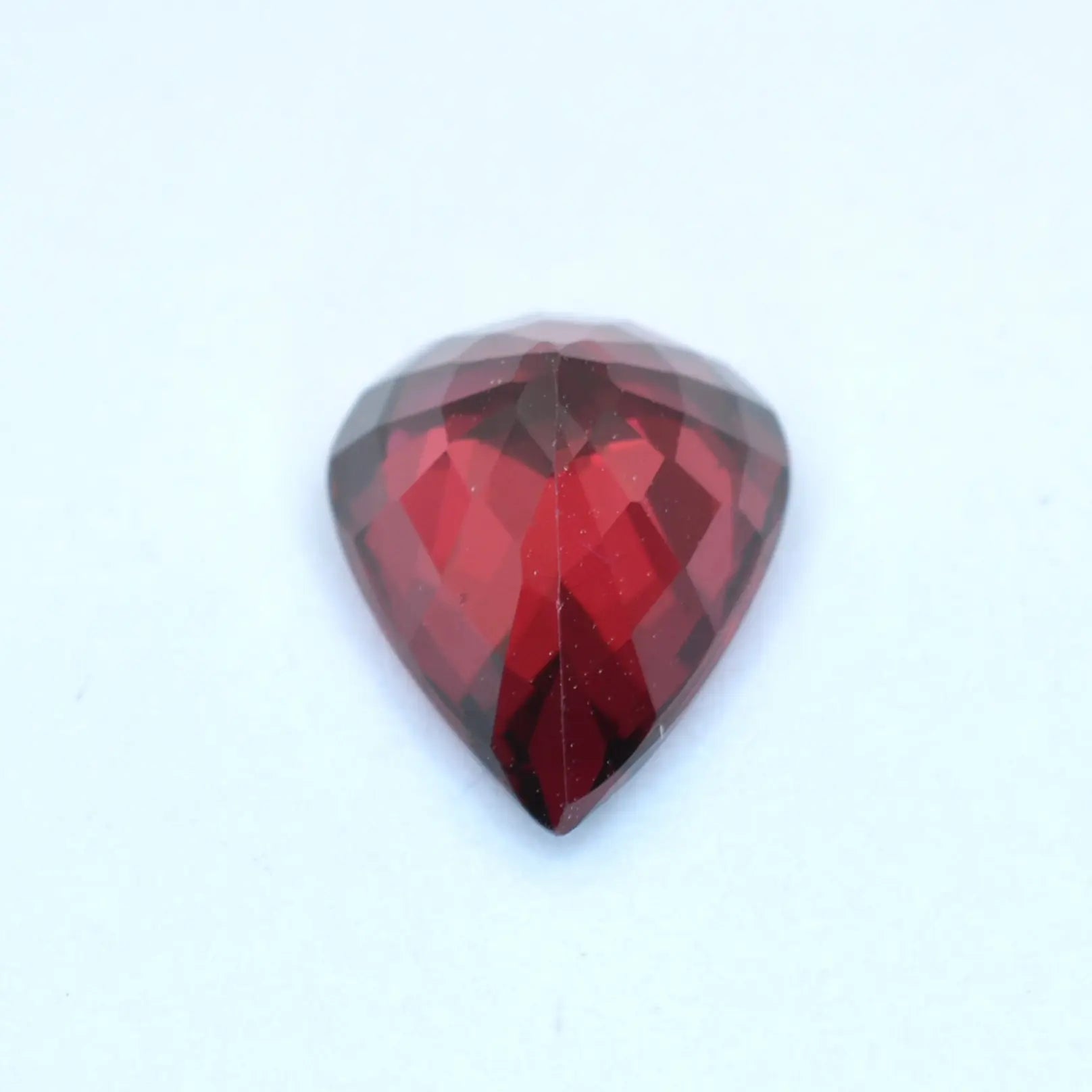 pierre taillée Grenat Rhodolite Poire 1,78ct