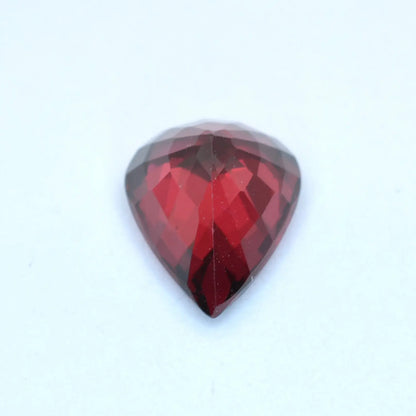 pierre taillée Grenat Rhodolite Poire 1,78ct