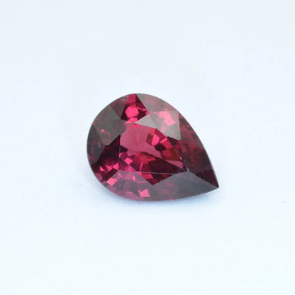 pierre taillée Grenat Rhodolite Poire 1,80ct