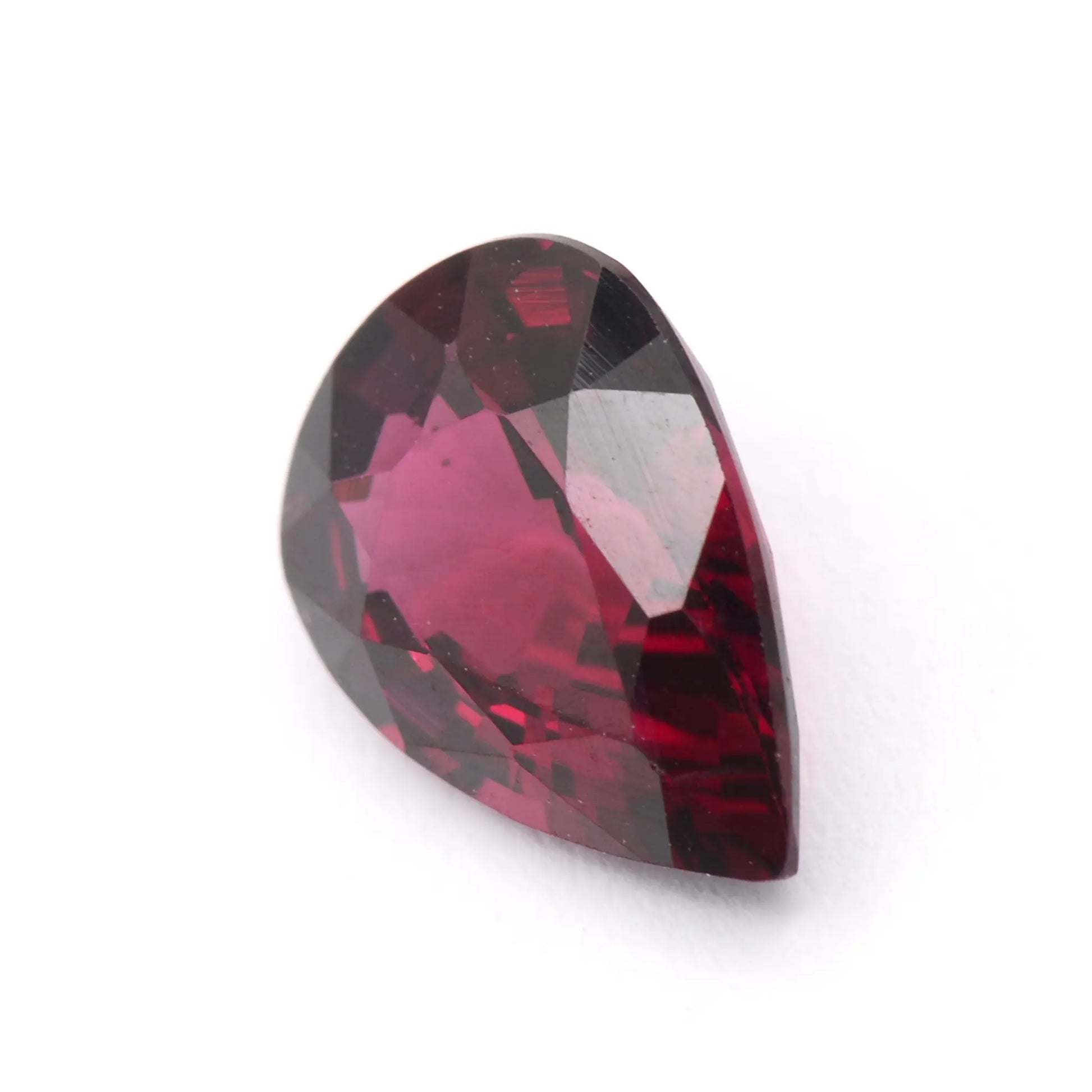 Pierre taillée Grenat Rhodolite Poire 1,67 ct 