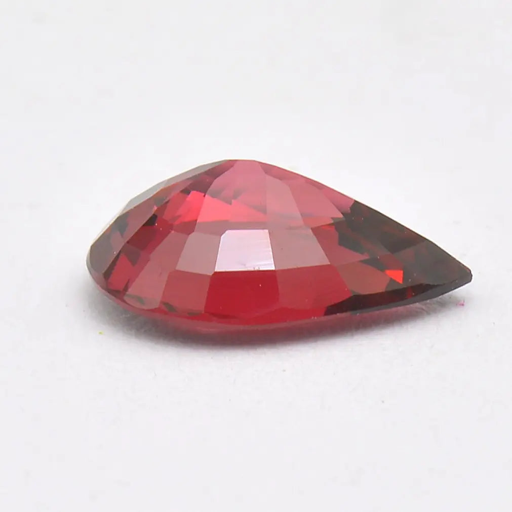Pierre taillée Grenat Rhodolite Poire 1,53ct 