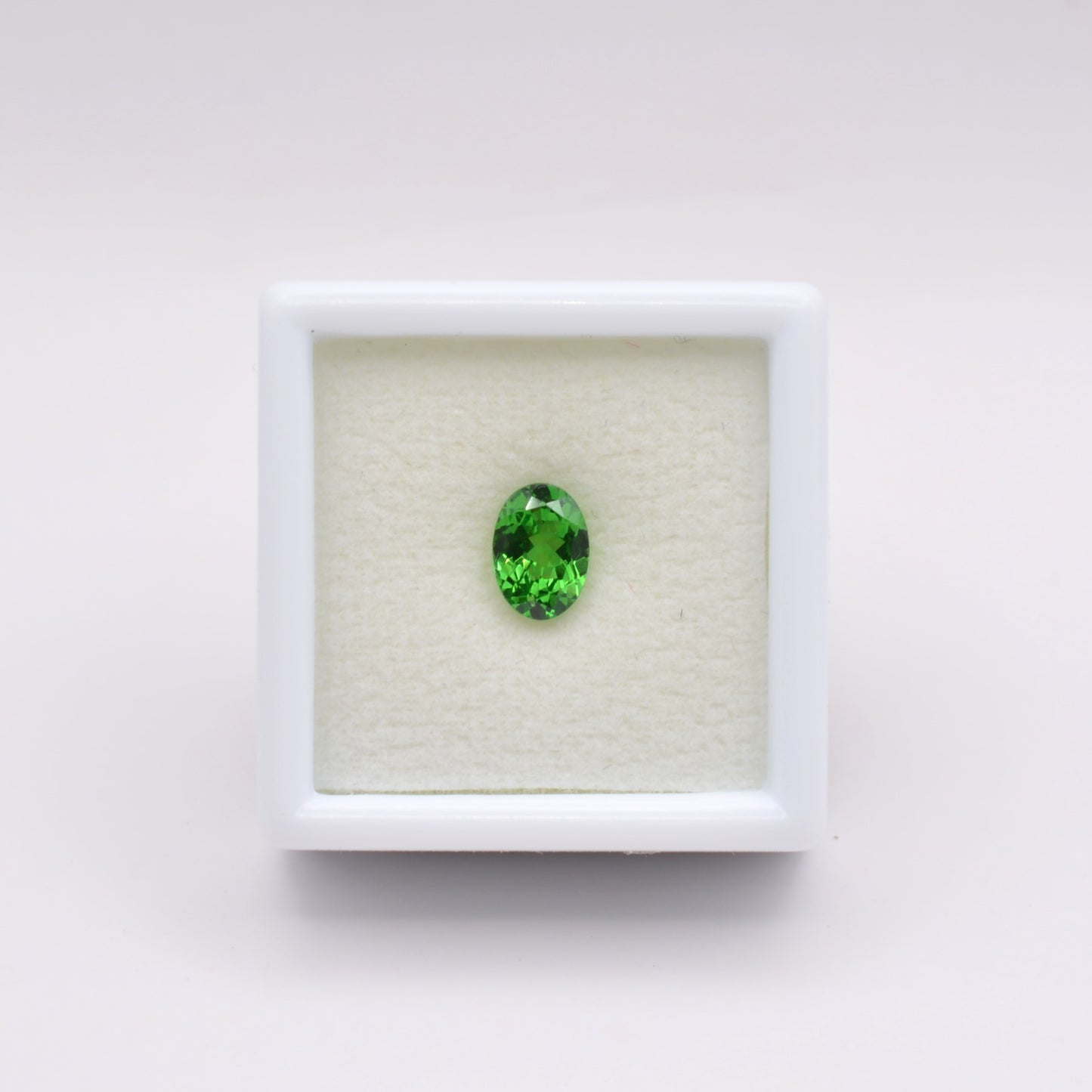 Grenat Tsavorite Ovale Vert  0,88ct