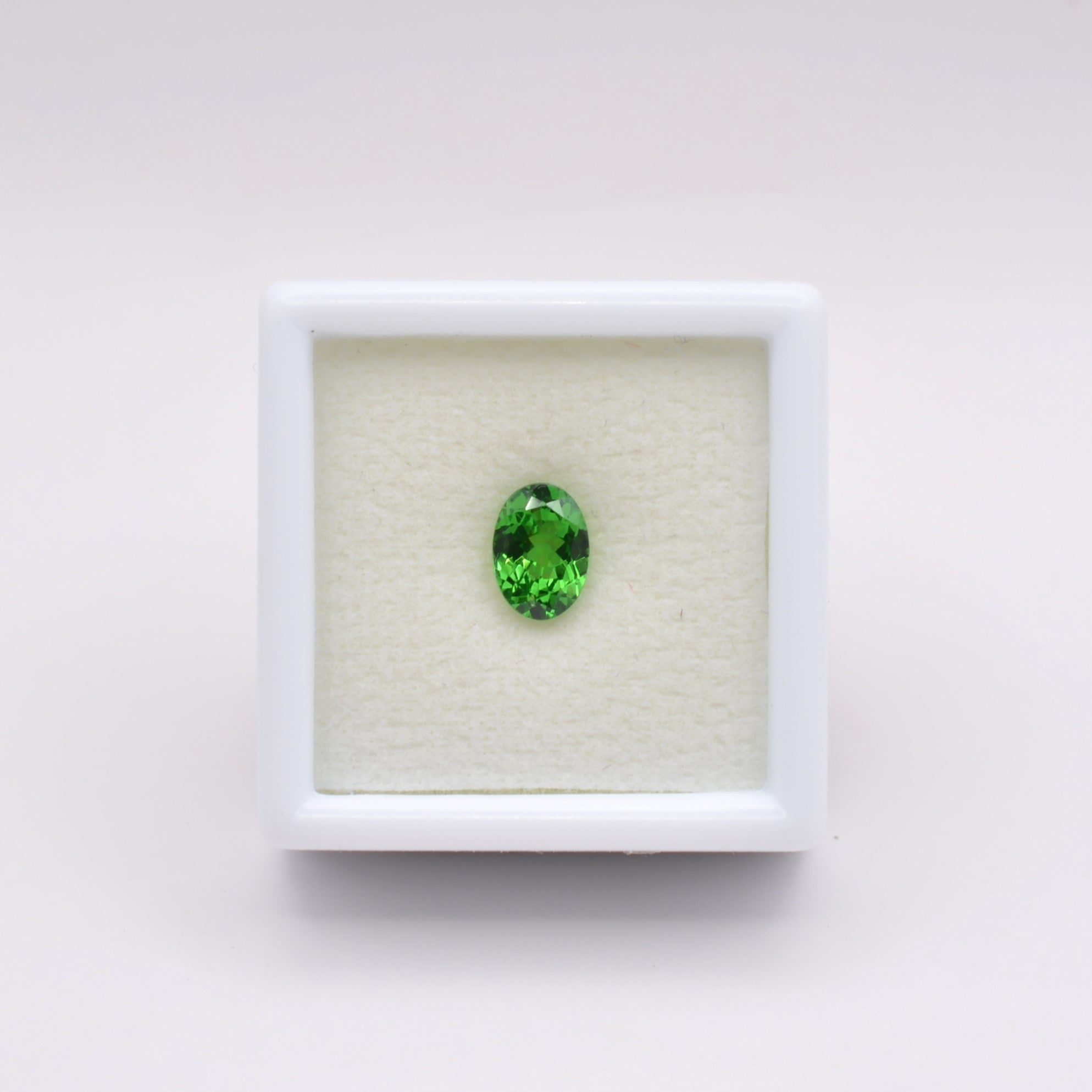 Pierre taillée Grenat Tsavorite Ovale Vert 0,88ct