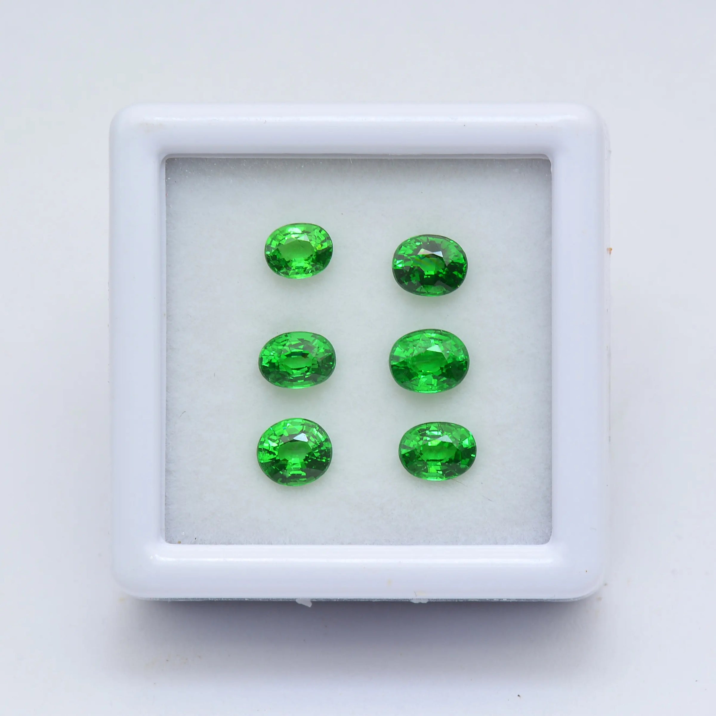 Lot de 6 Grenats Tsavorite Ovales - 1,81 ct