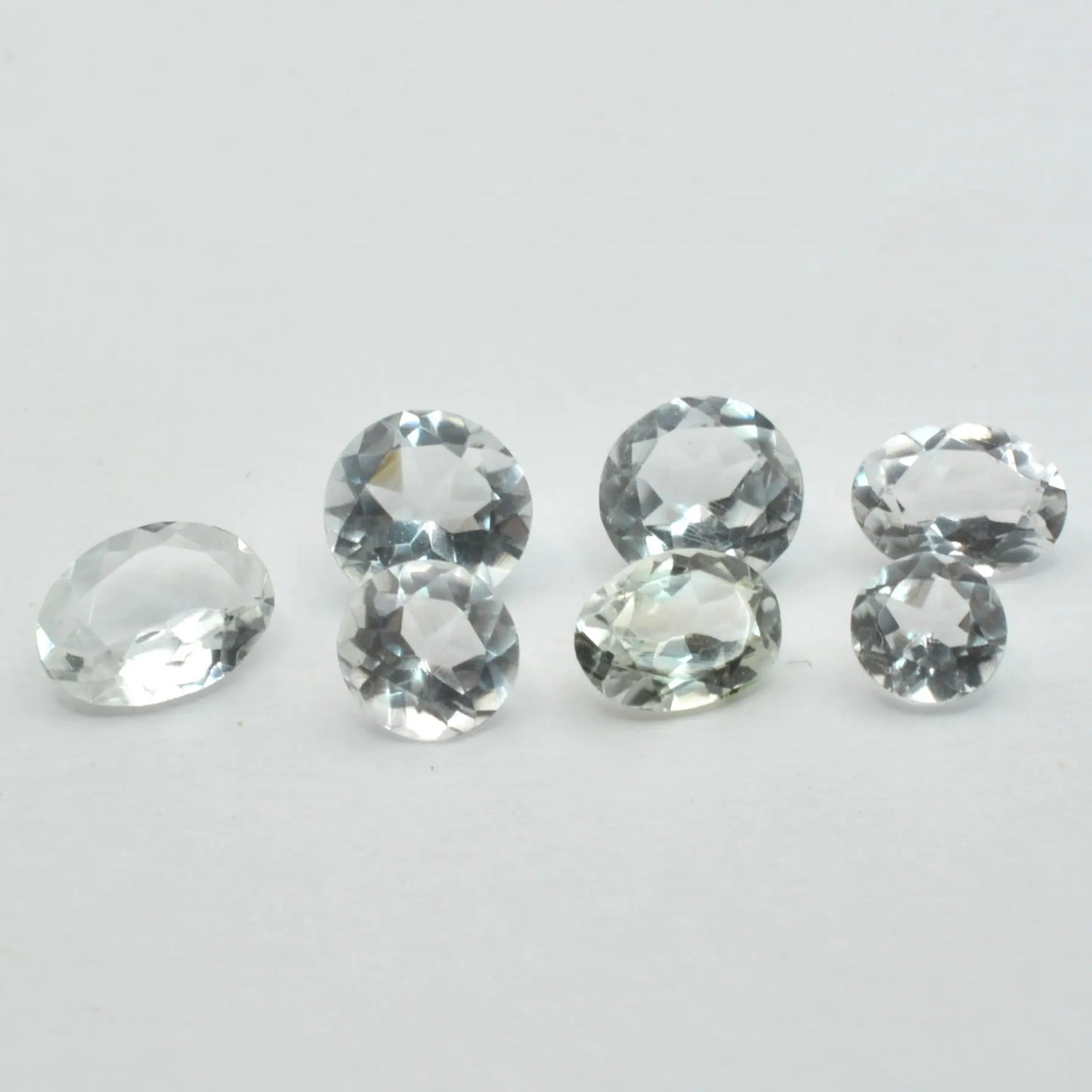 Lot de 7 Topazes Blanches 7ct