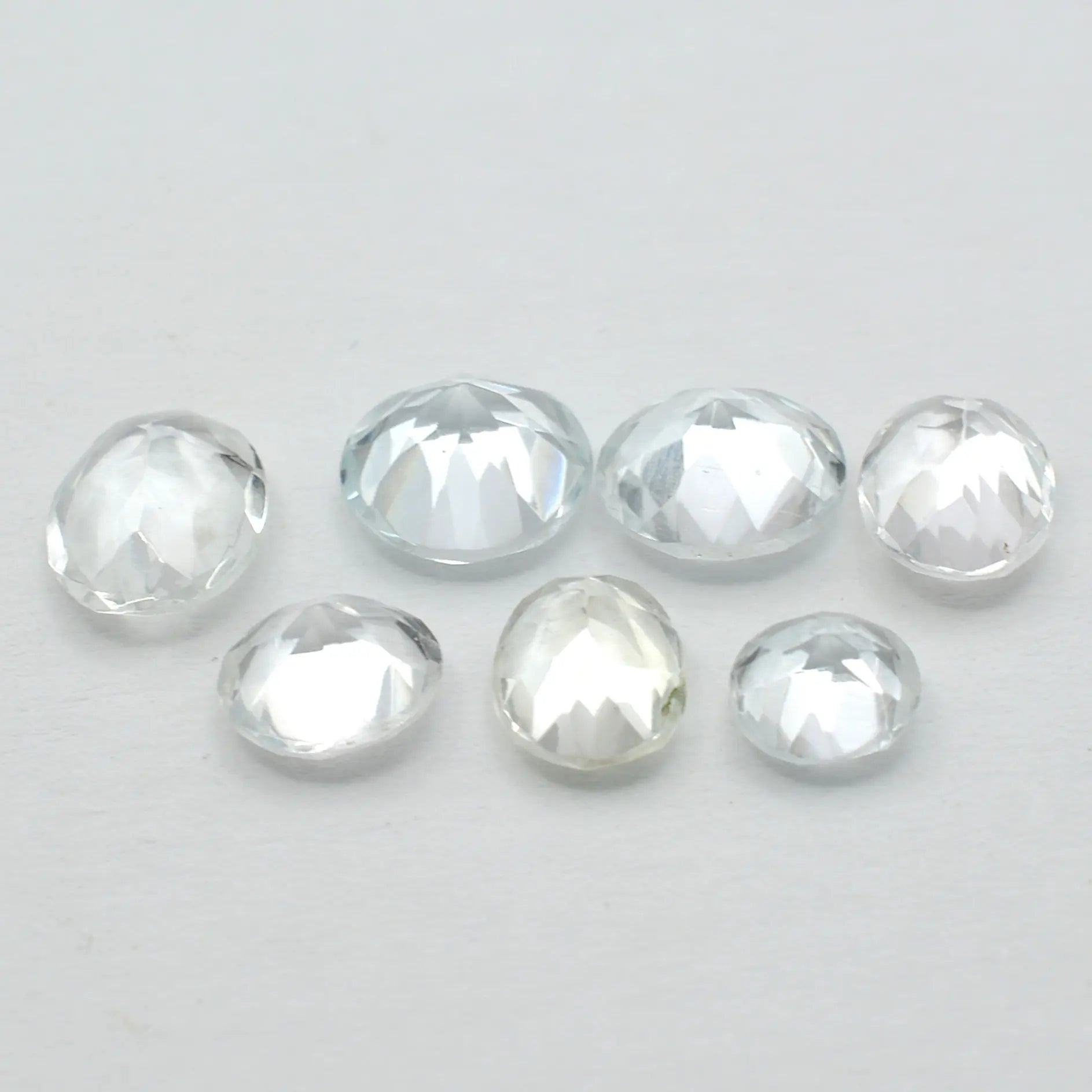 Lot de 7 Topazes Blanches 7ct