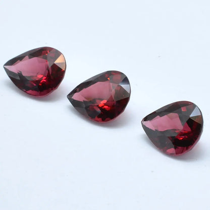 pierre taillée Lot de 3 Grenat Rhodolite Poire 5,48ct