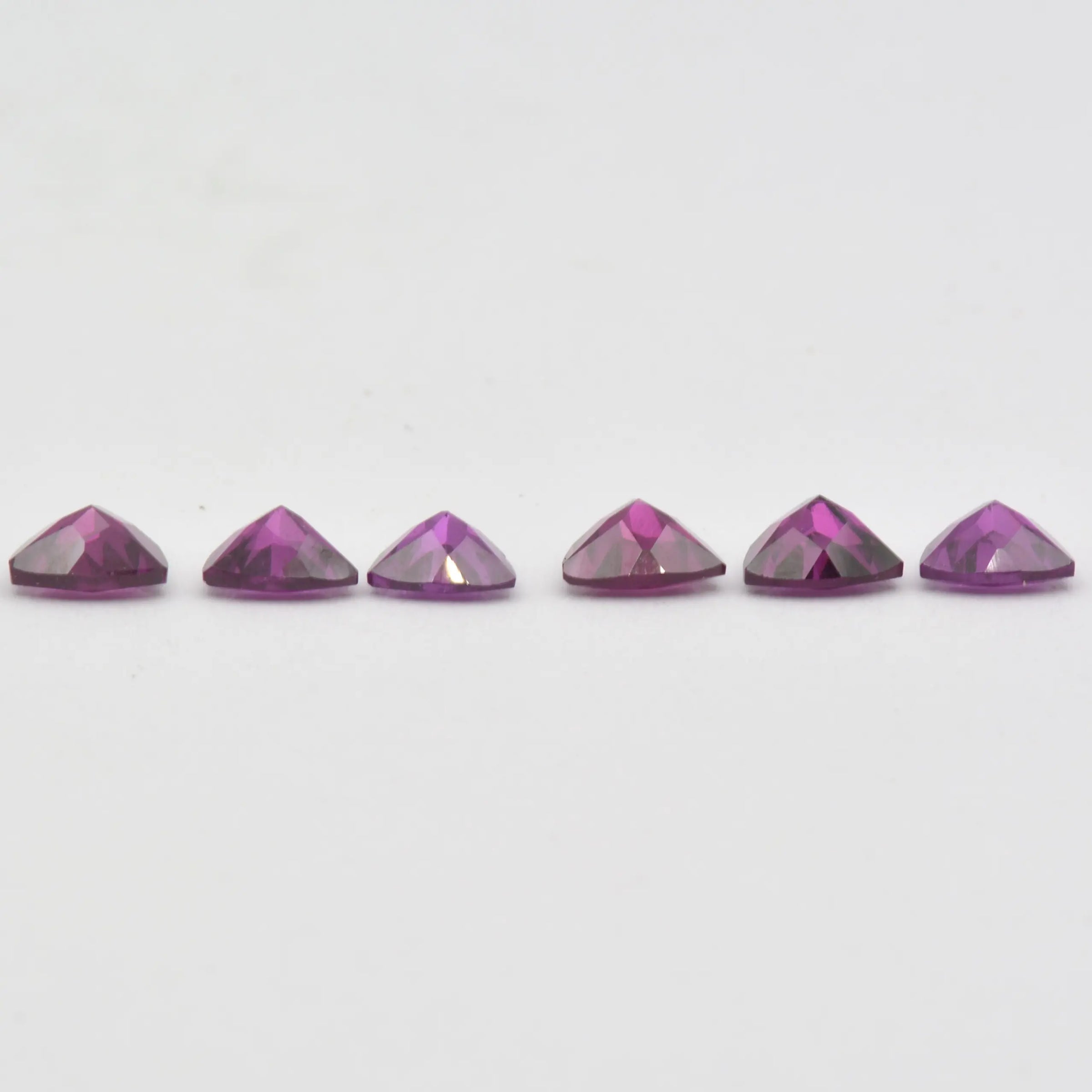 Lot de 6 Grenat Rhodolite Trillion 2,91 ct