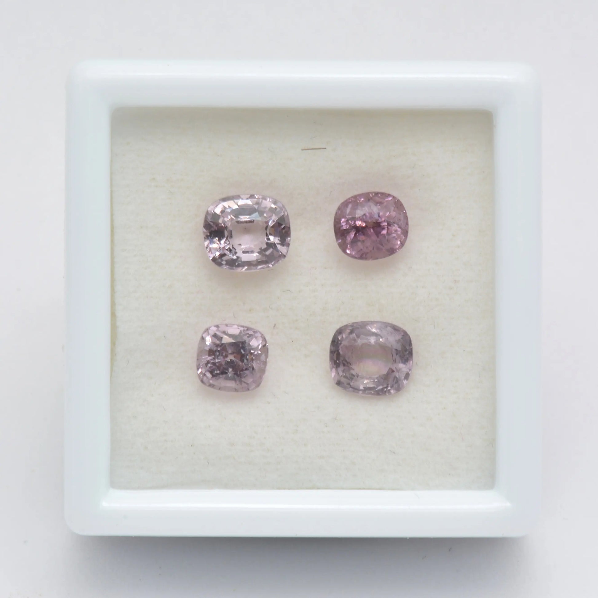 Pierre taillée Lot de Spinelle Rose Coussin 2,22 ct 