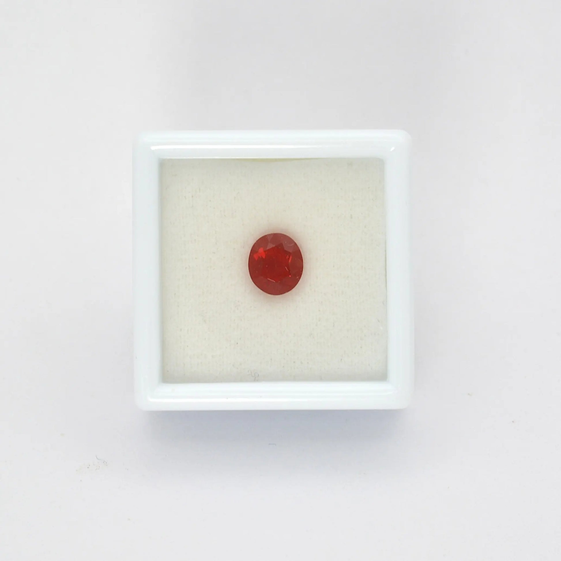 Pierre taillée Opale de feu Ovale 0,58 ct 