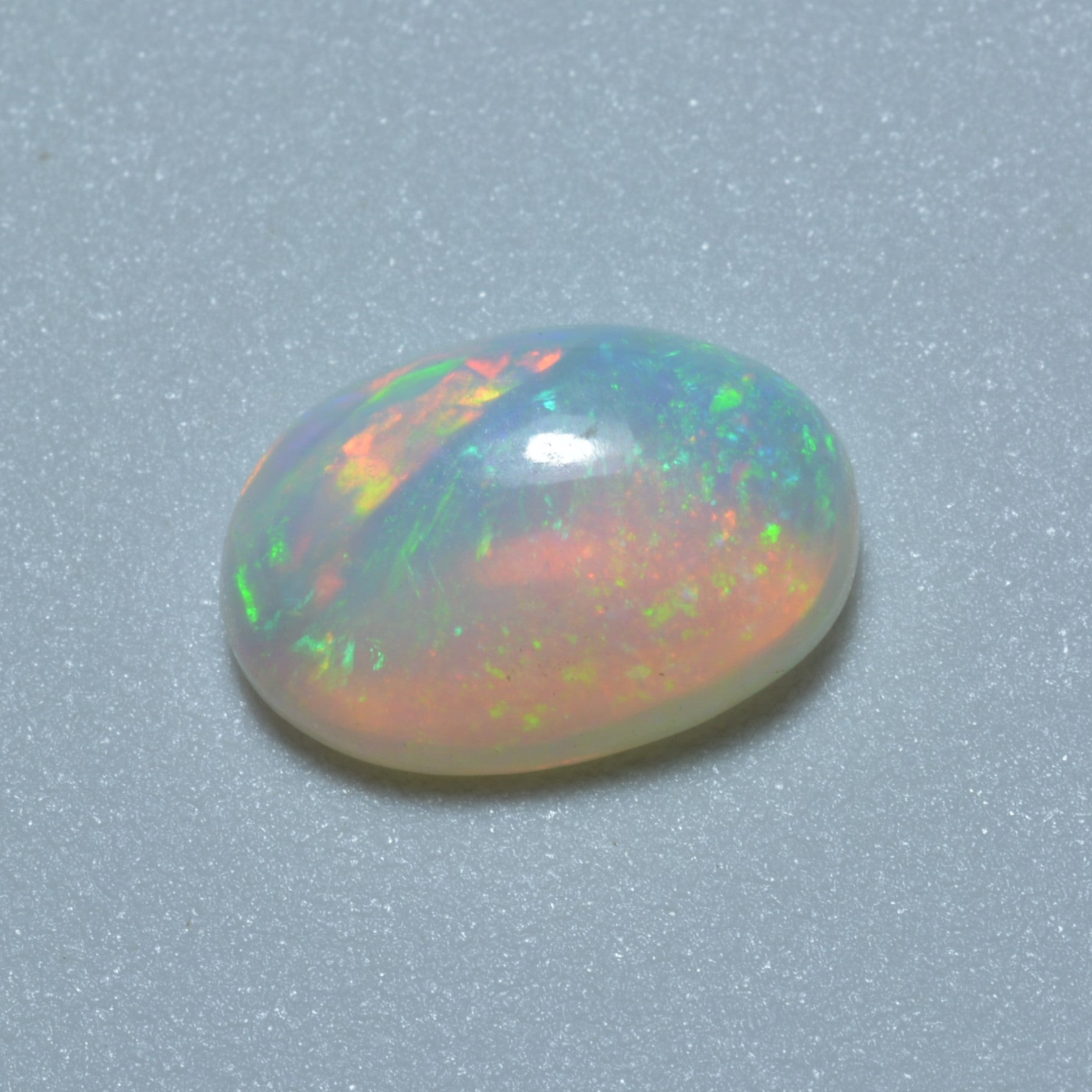 Opale Cabochon Ovale 2,92ct - PASSOT GEMS